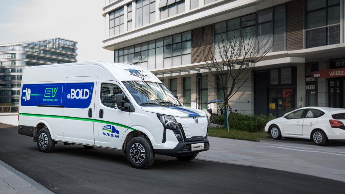 Hudson eBOLD electric van in the city